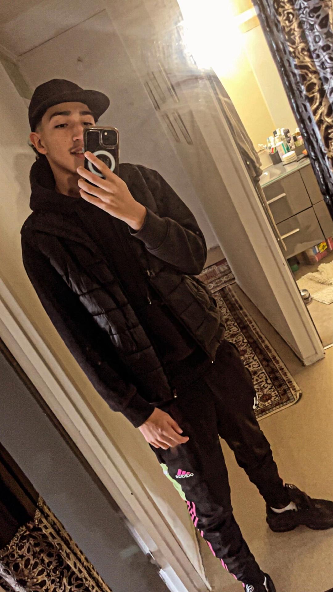 Profil de Kahil, 19 ans, Plan Cul à Al Minya Mediumwave Transmitter